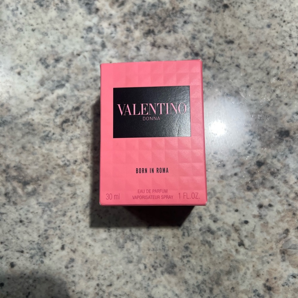 Valentino Donna Born in Roma Perfume